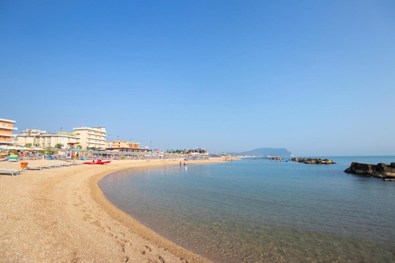 Hotel Giannino Porto Recanati Εξωτερικό φωτογραφία